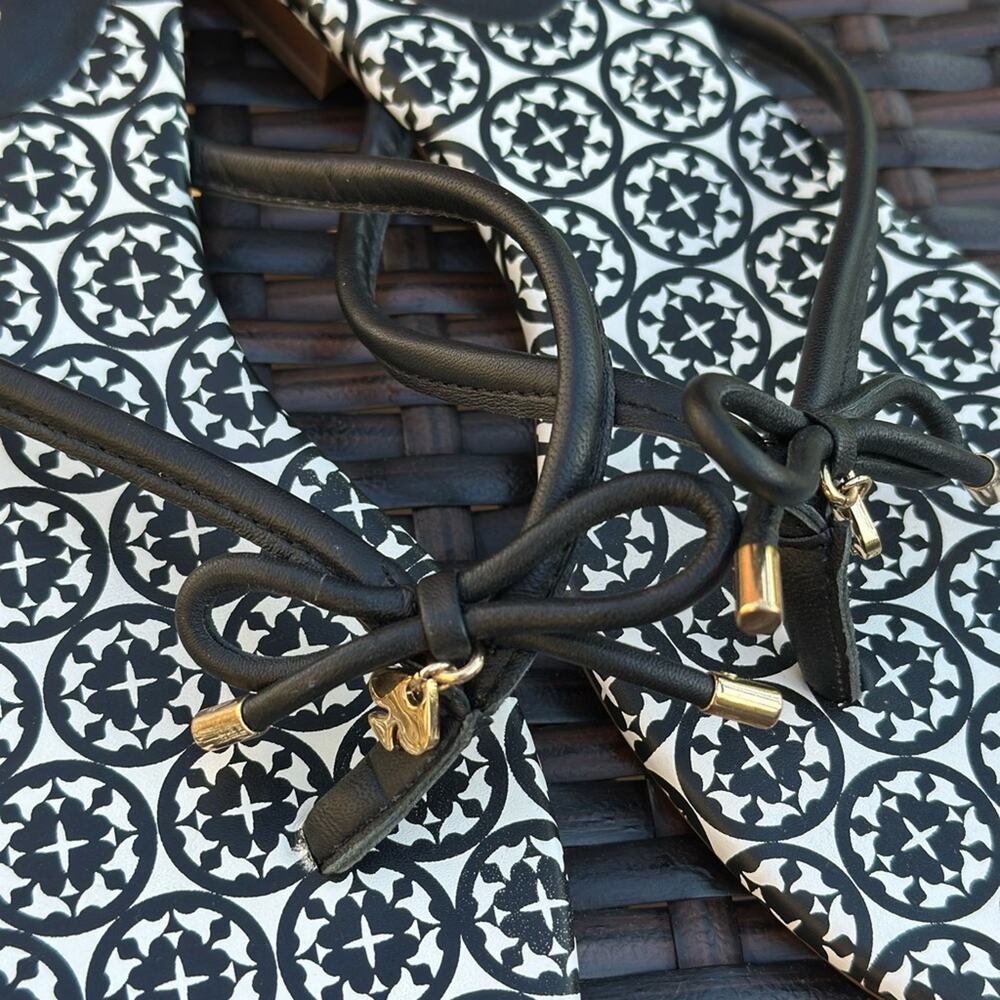 Kate Spade Women’s 7.5 M Mystic Bow and Spade Black & White Sandals NWOT - Picture 6 of 9